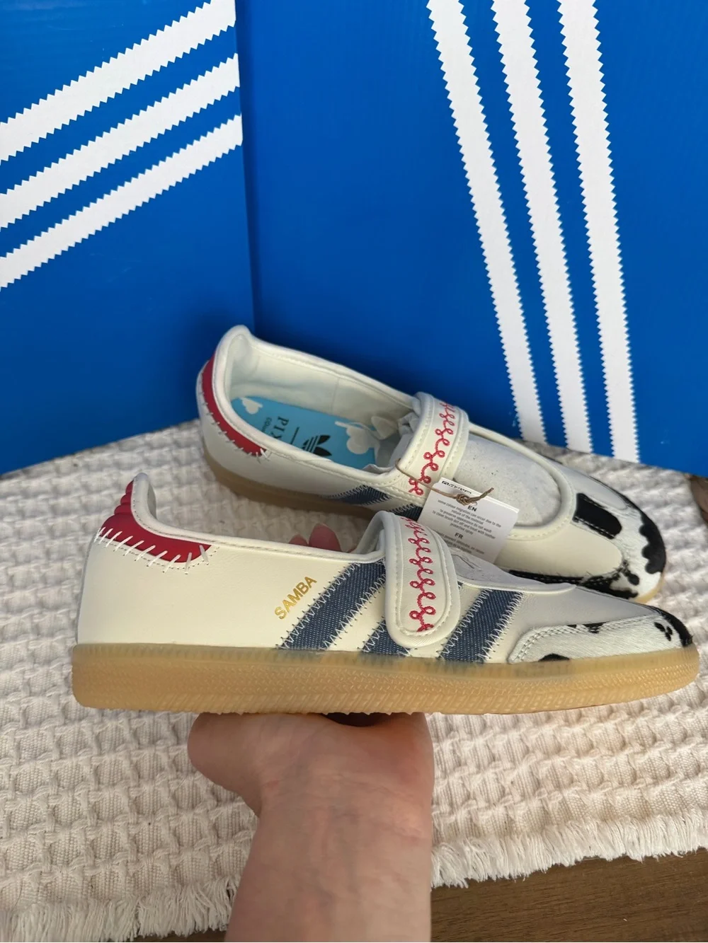 adidas x Disney Pixar Toy Story Samba Jane Jessie - Picture 9 of 11